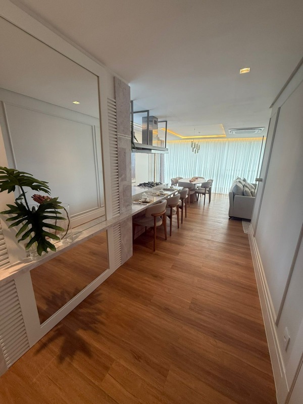 Apartamento à venda no Pioneiros: 