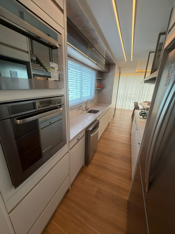 Apartamento à venda no Pioneiros: 