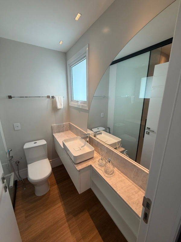 Apartamento à venda no Pioneiros: 