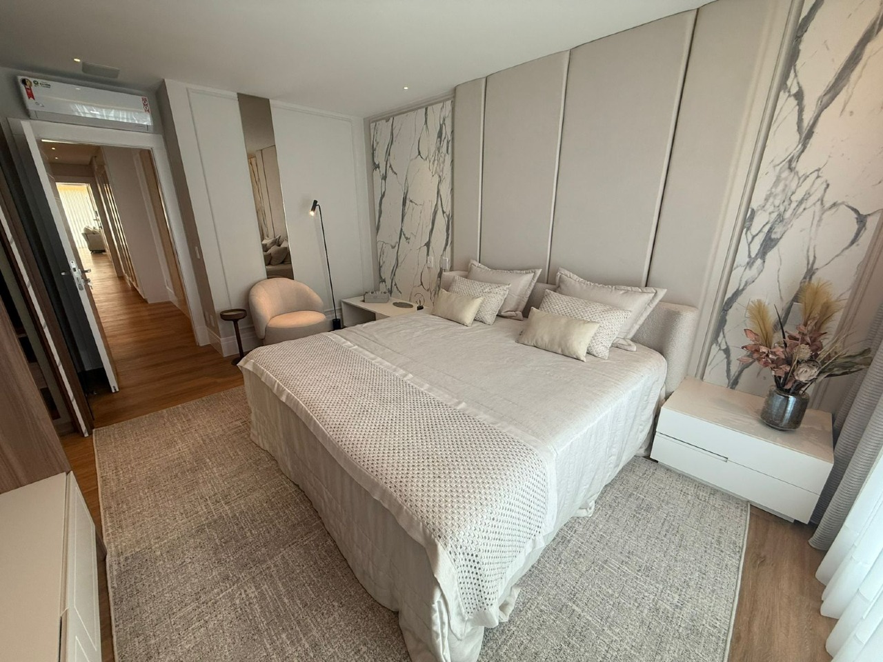Apartamento à venda no Pioneiros: 