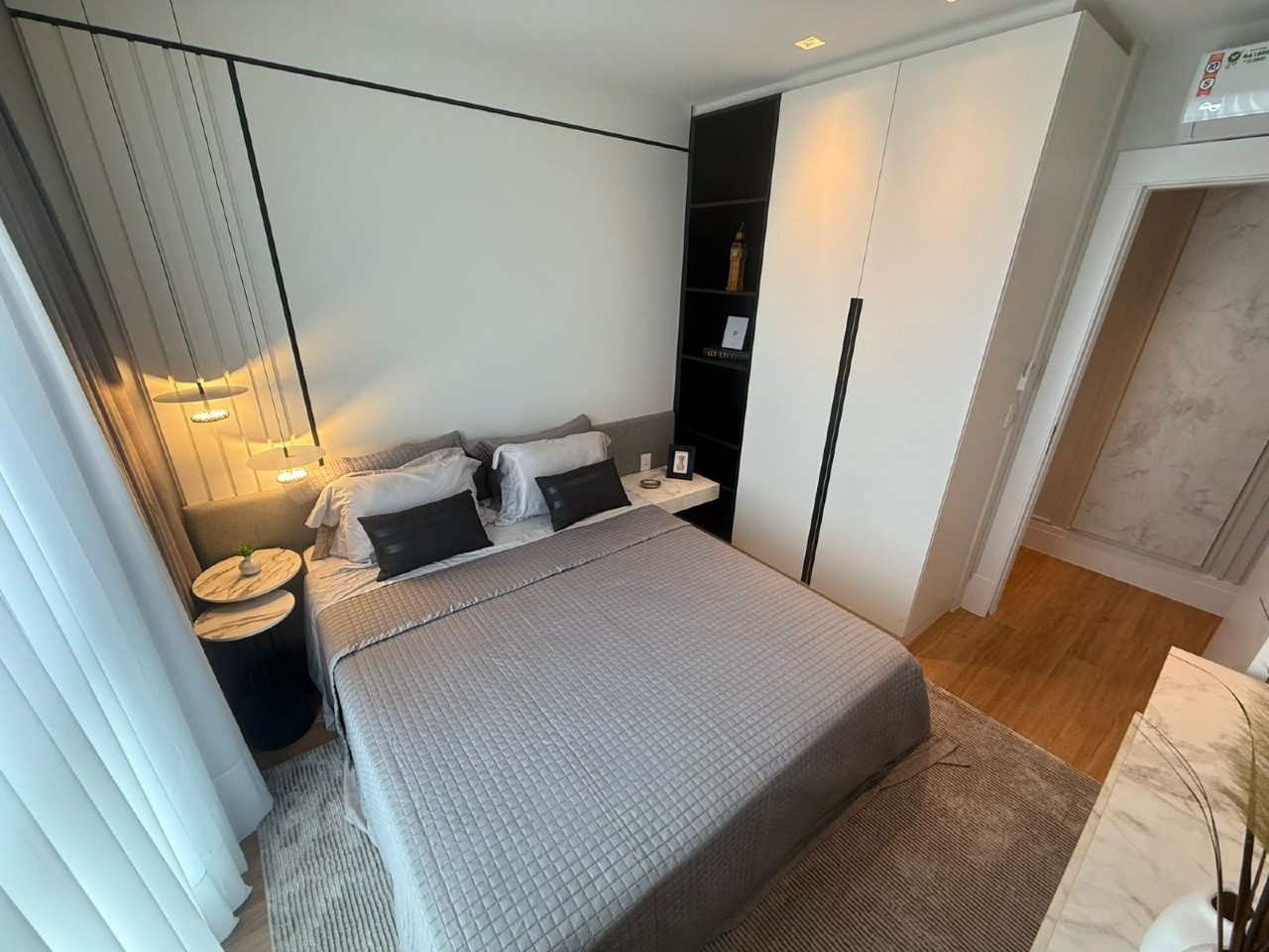 Apartamento à venda no Pioneiros: 