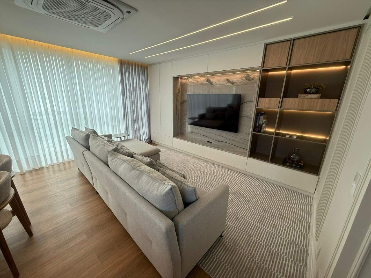 Apartamento à venda no Pioneiros: 