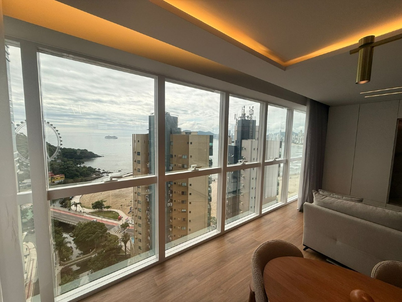 Apartamento à venda no Pioneiros: 