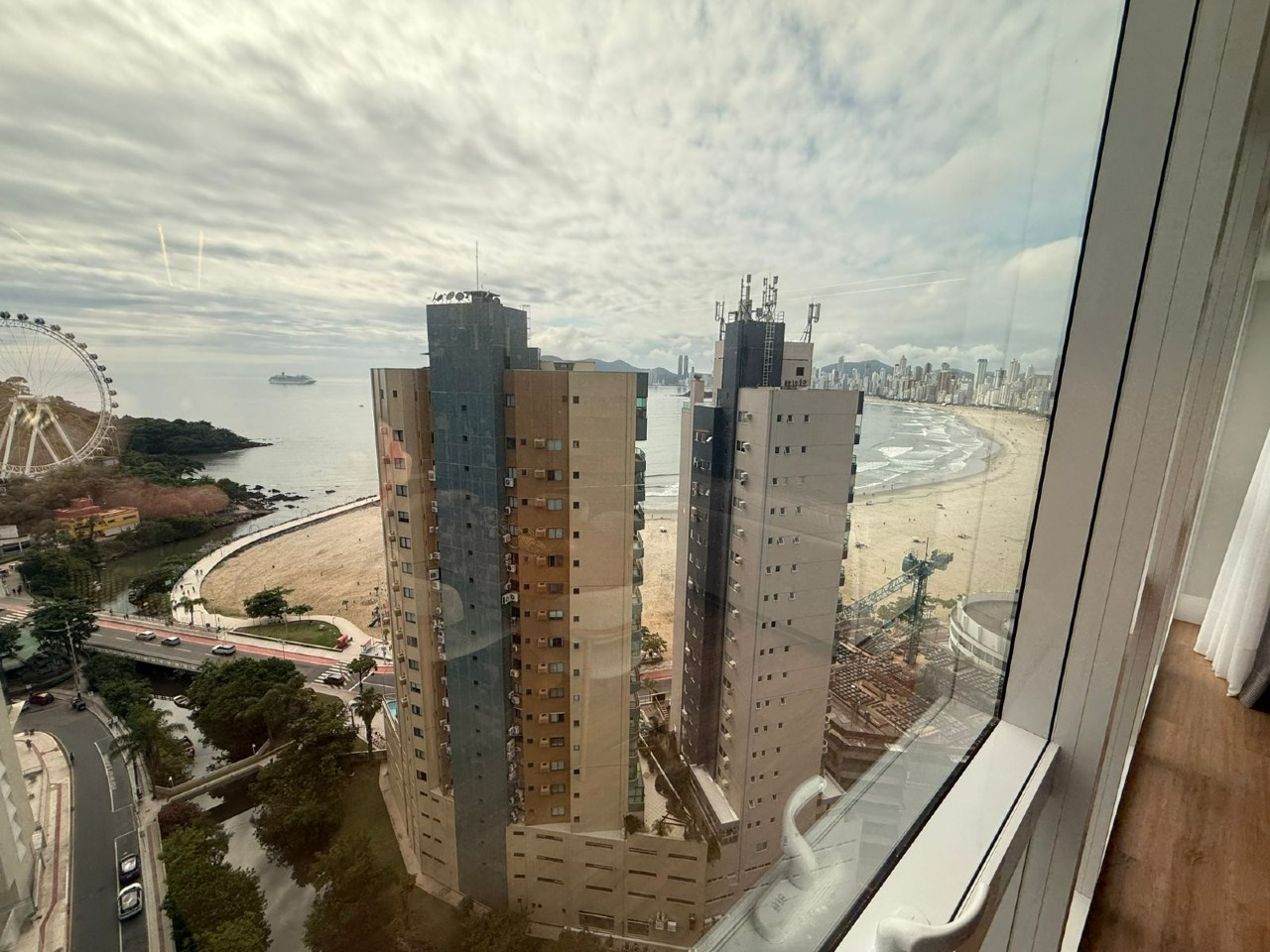 Apartamento à venda no Pioneiros: 