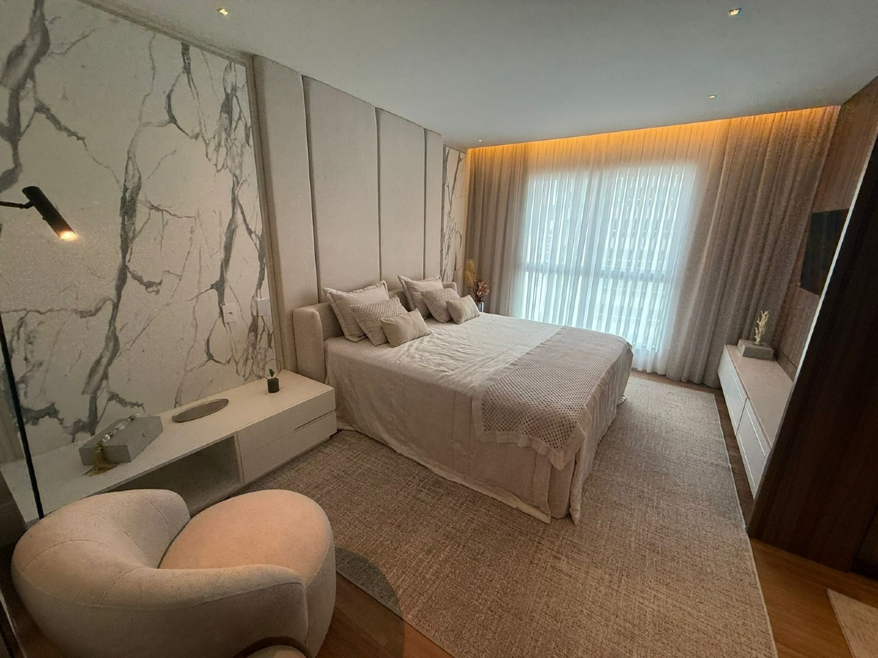 Apartamento à venda no Pioneiros: 