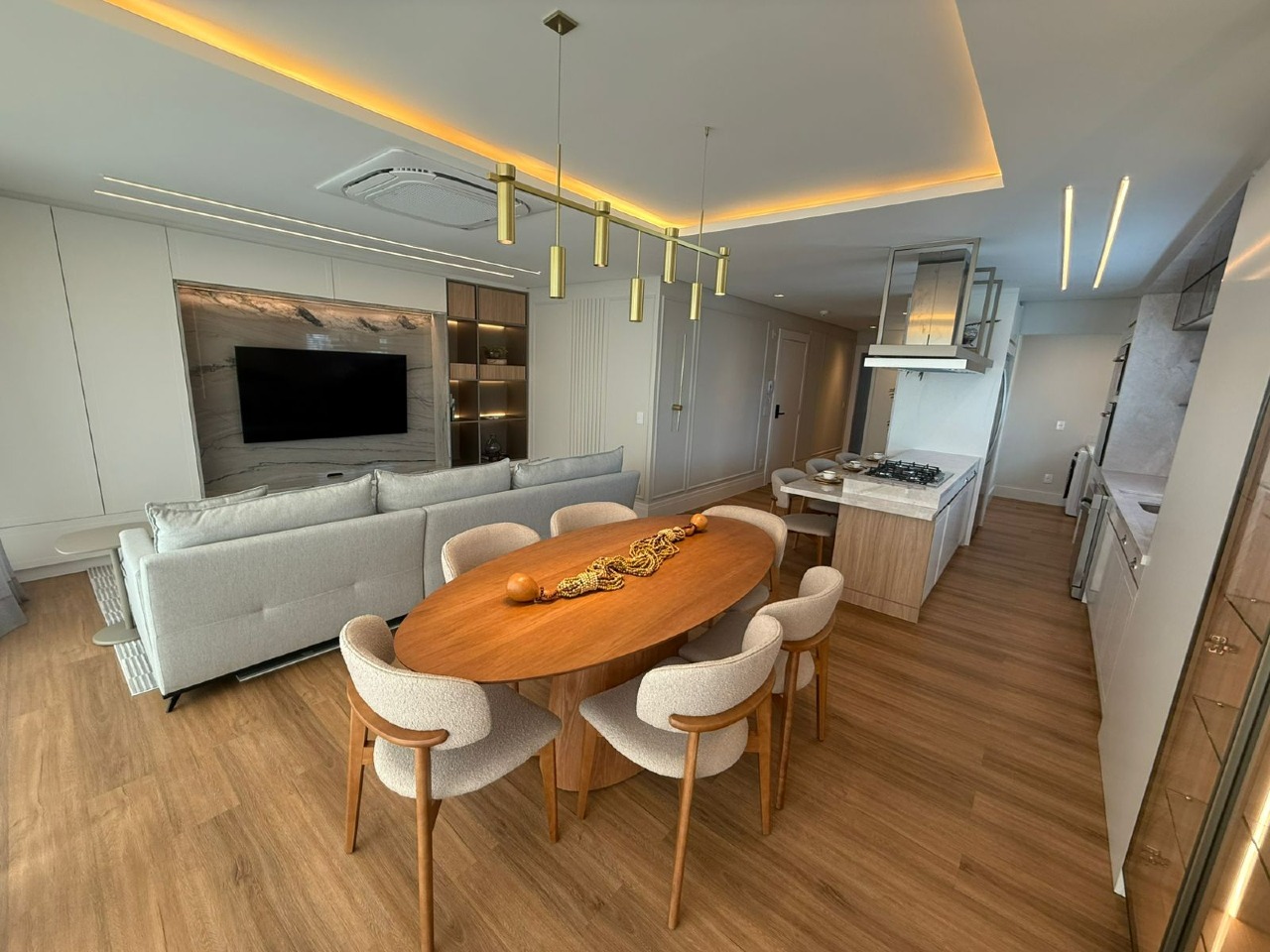 Apartamento à venda no Pioneiros: 