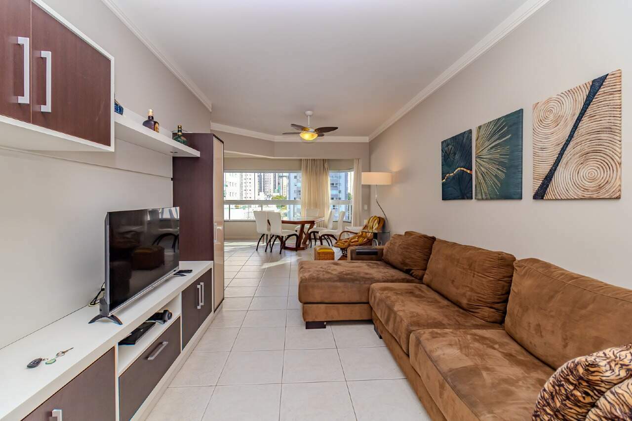 Apartamento à venda no Pioneiros: 