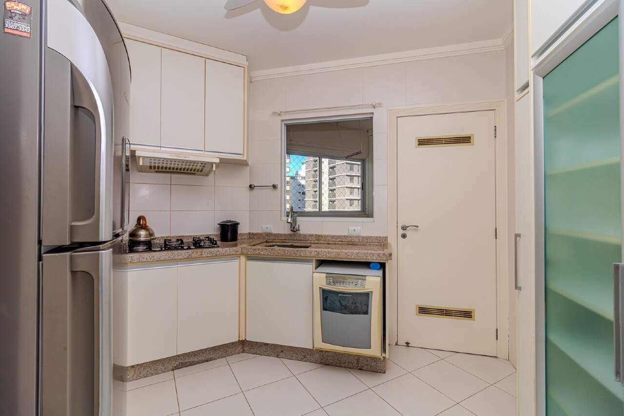 Apartamento à venda no Pioneiros: 