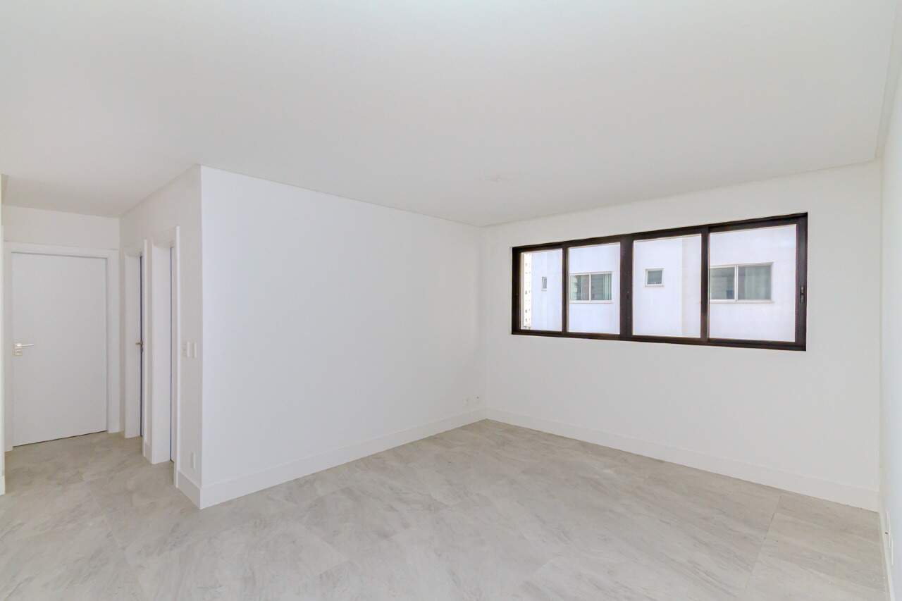 Apartamento à venda no Pioneiros: 