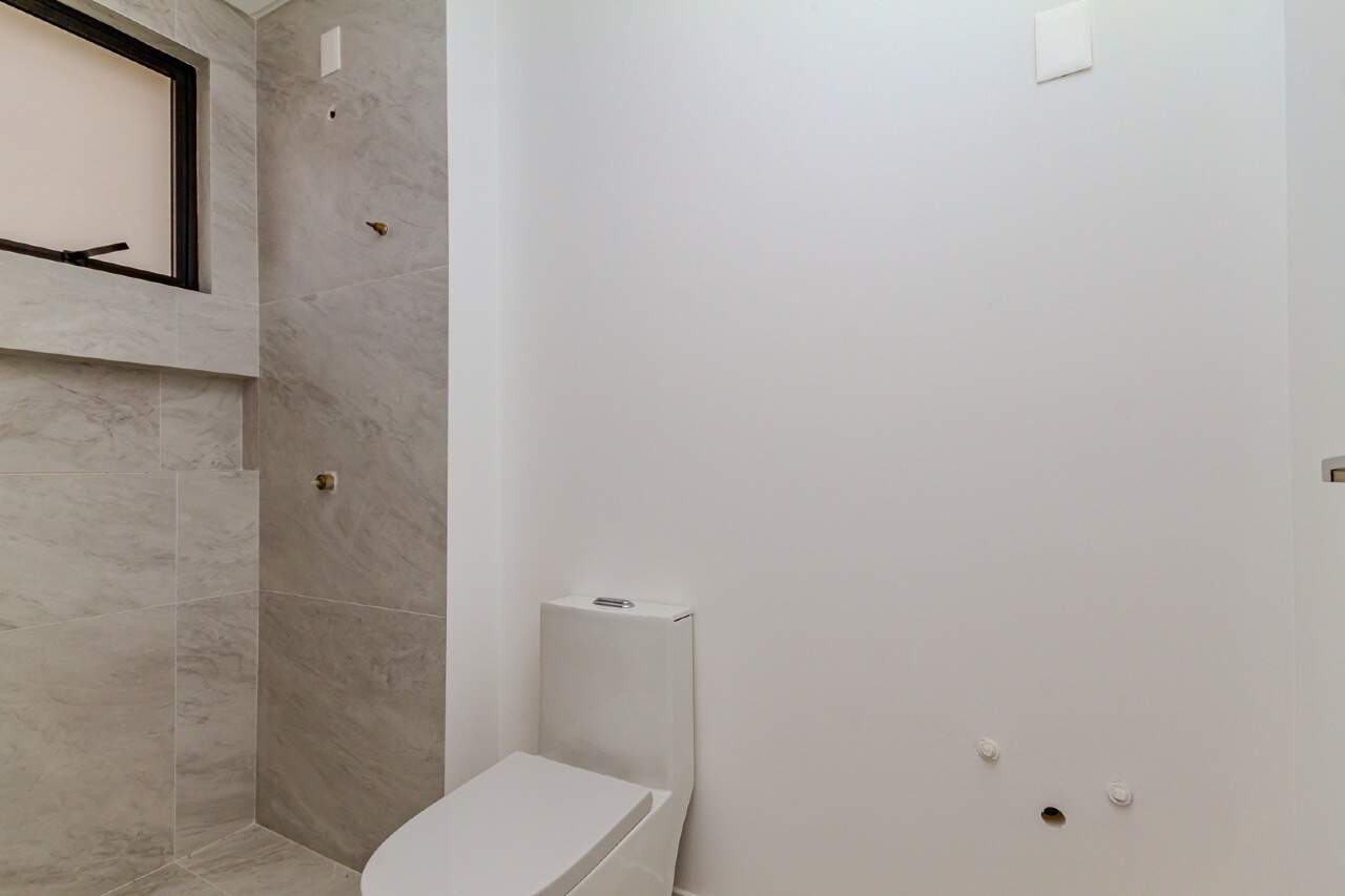 Apartamento à venda no Pioneiros: 