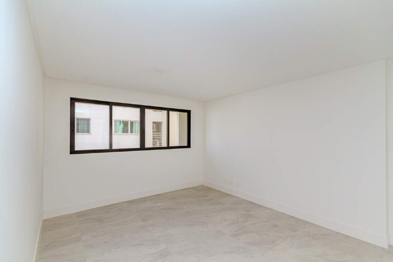 Apartamento à venda no Pioneiros: 