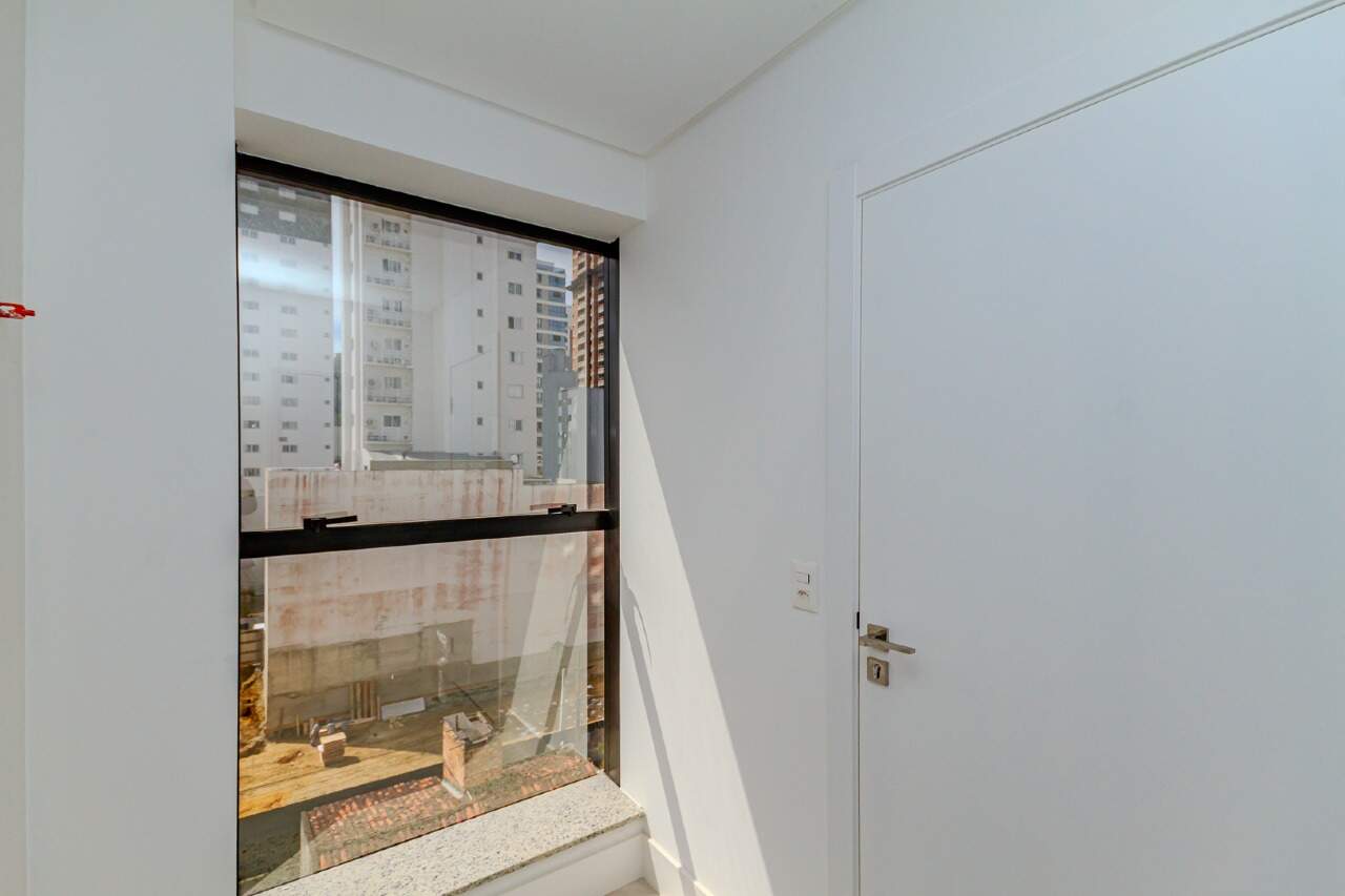 Apartamento à venda no Pioneiros: 
