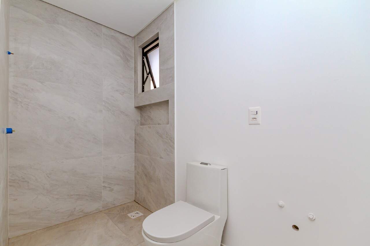 Apartamento à venda no Pioneiros: 