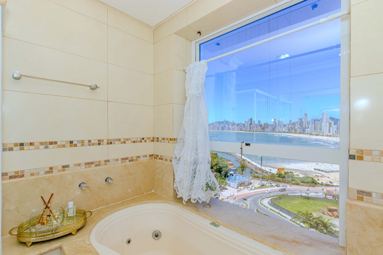 Apartamento à venda no Pioneiros: 