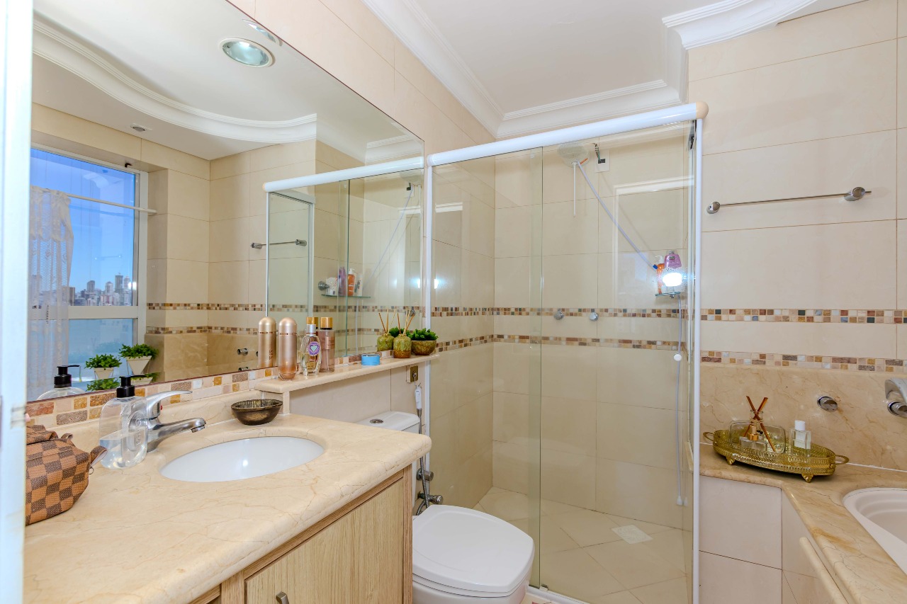 Apartamento à venda no Pioneiros: 