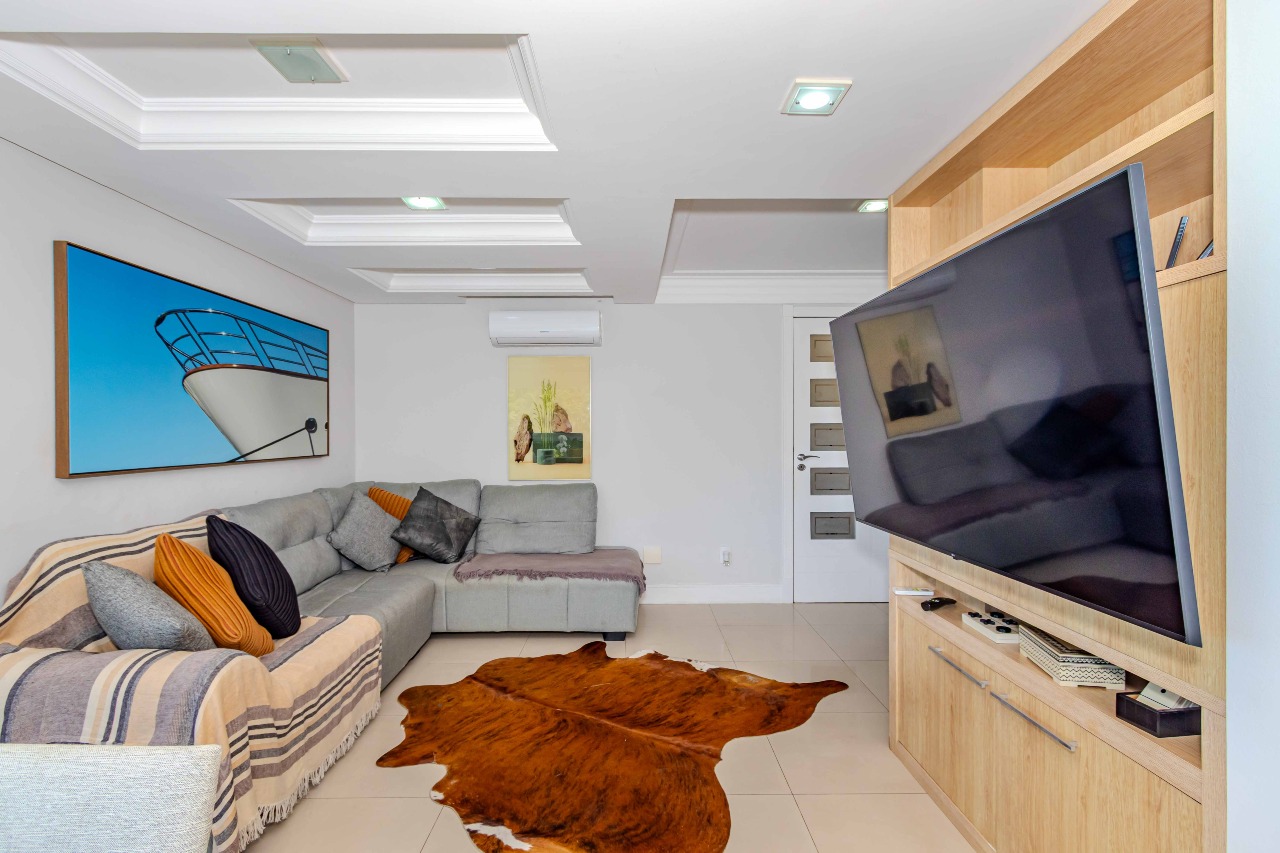 Apartamento à venda no Pioneiros: 