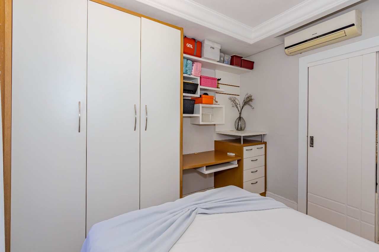 Apartamento à venda no Pioneiros: 