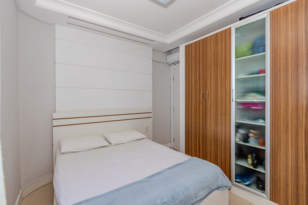Apartamento à venda no Pioneiros: 