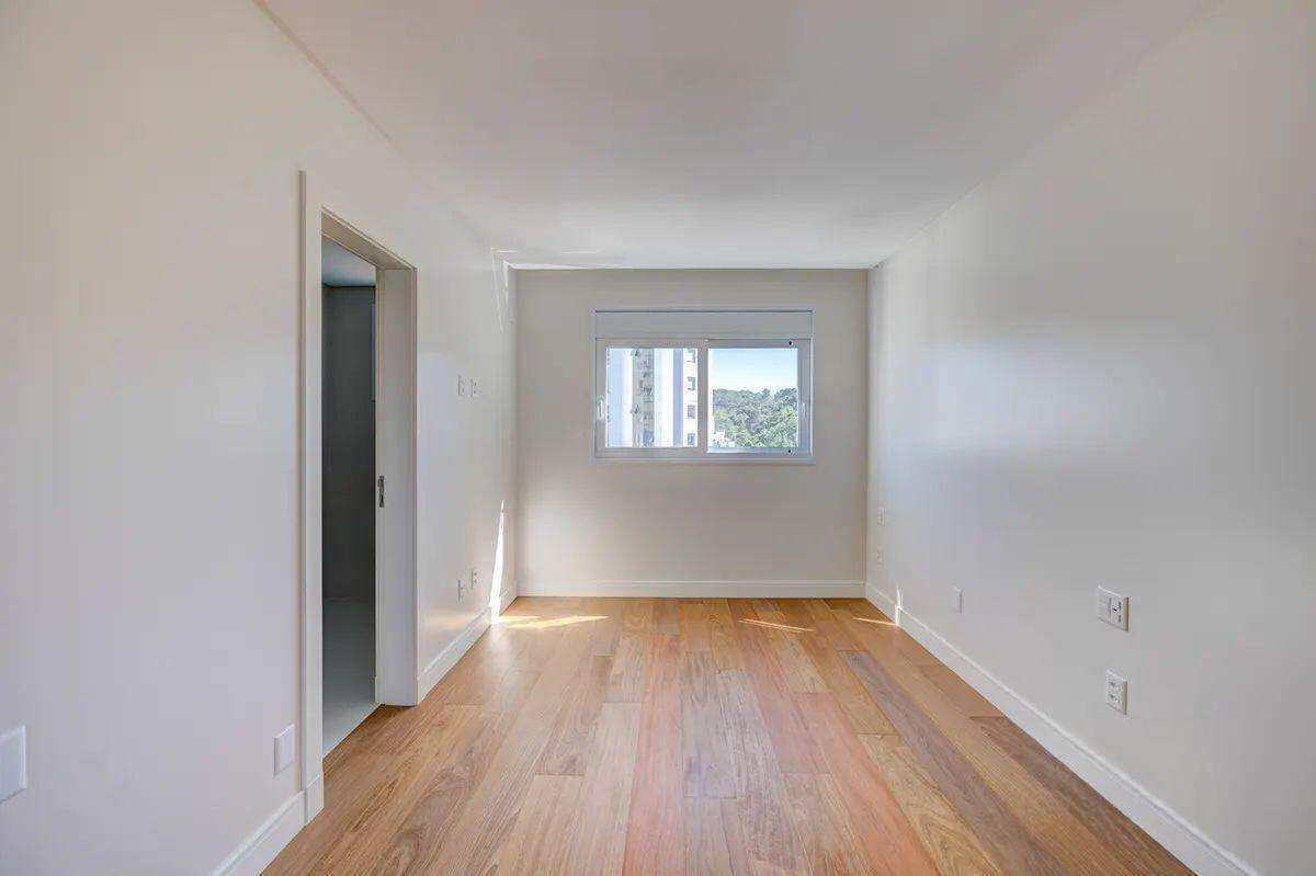 Apartamento à venda no Pioneiros: 