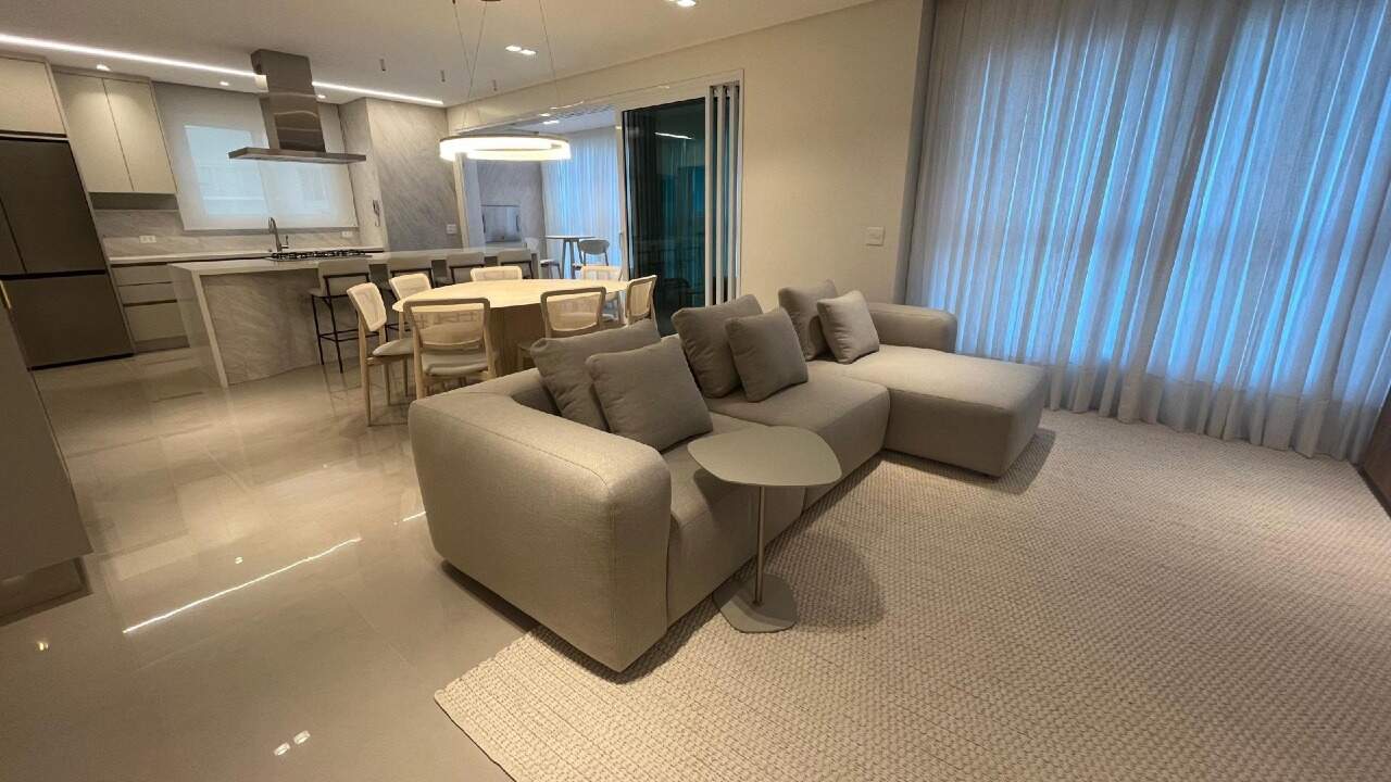 Apartamento à venda no Pioneiros: 