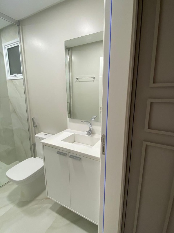 Apartamento à venda no Pioneiros: 