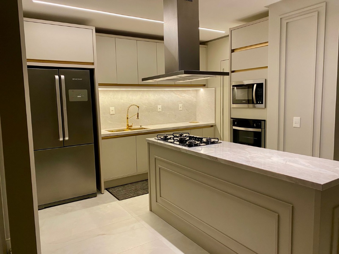 Apartamento à venda no Pioneiros: 