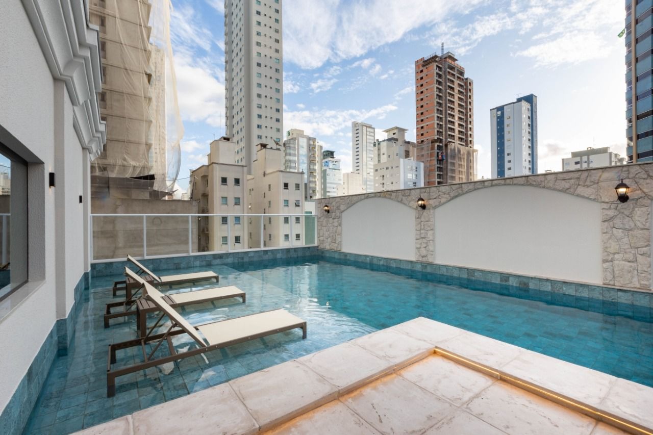 Apartamento à venda no Pioneiros: 