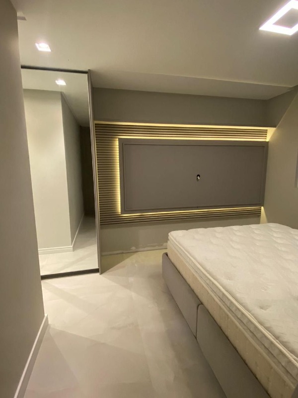 Apartamento à venda no Pioneiros: 