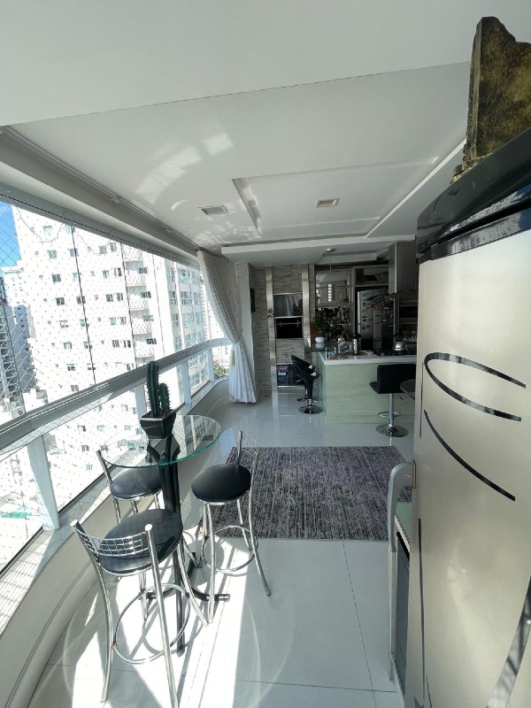 Apartamento à venda no Pioneiros: 