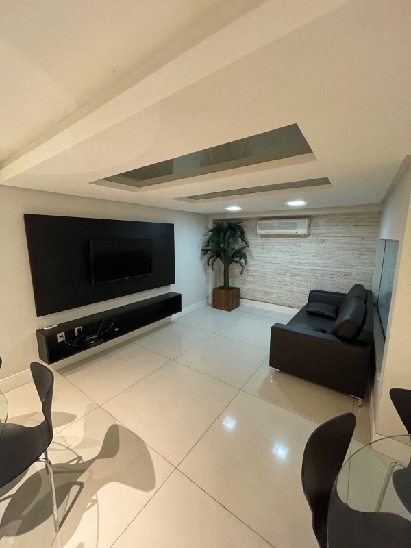 Apartamento à venda no Pioneiros: 