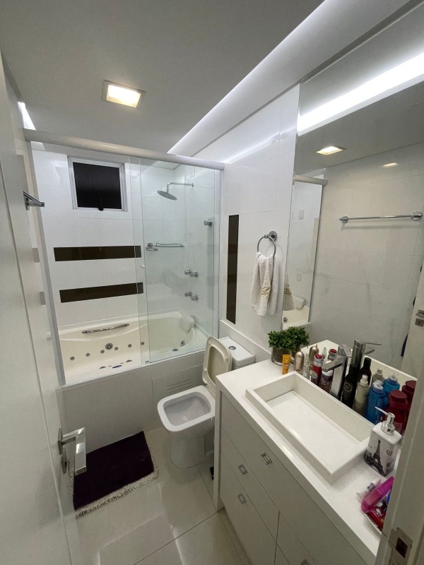 Apartamento à venda no Pioneiros: 