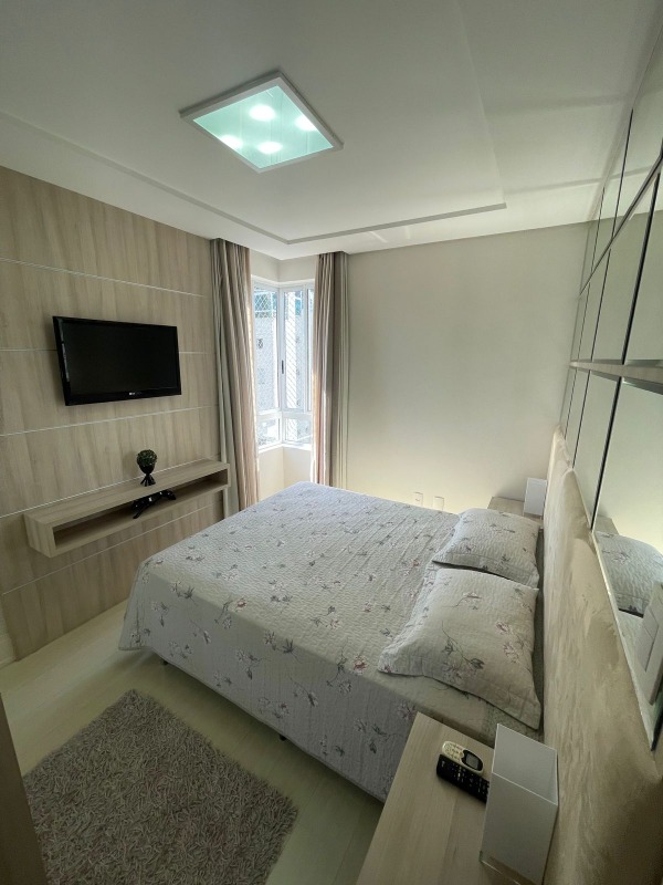 Apartamento à venda no Pioneiros: 
