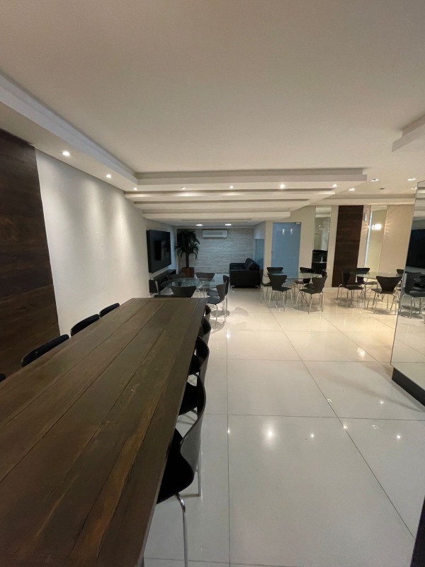 Apartamento à venda no Pioneiros: 