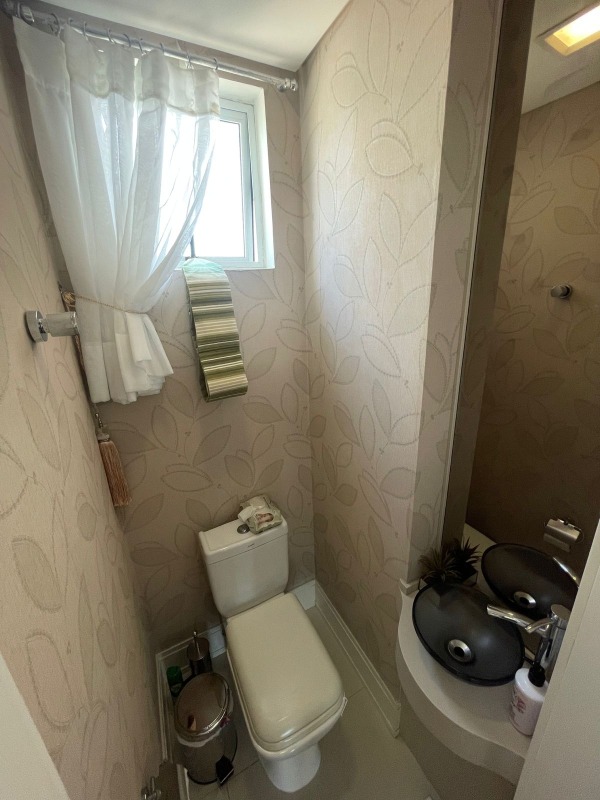 Apartamento à venda no Pioneiros: 