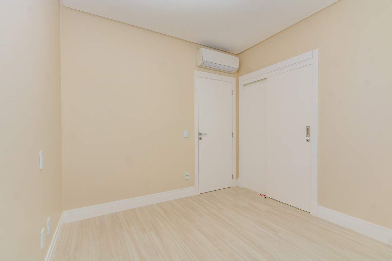 Apartamento à venda no Pioneiros: 