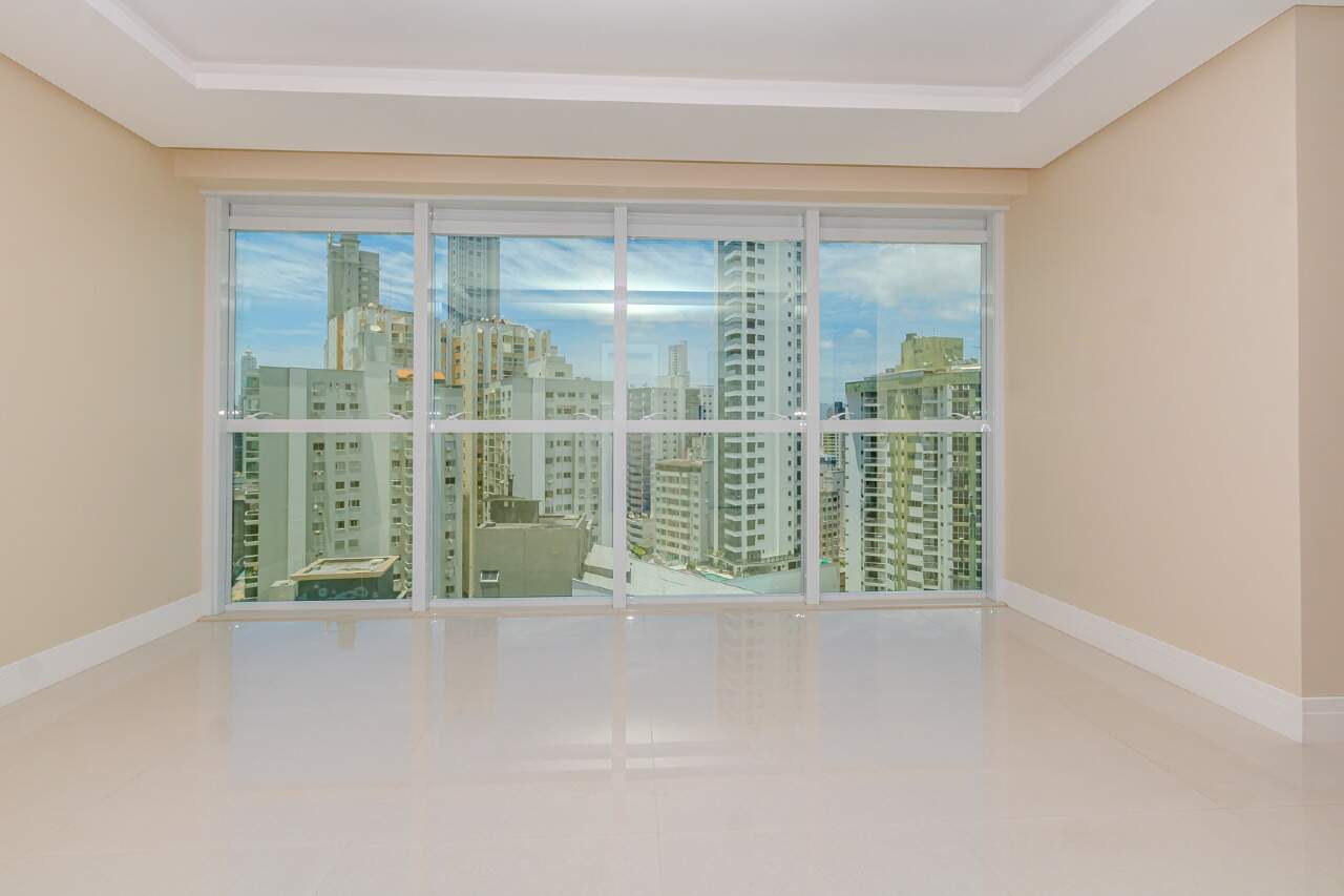 Apartamento à venda no Pioneiros: 