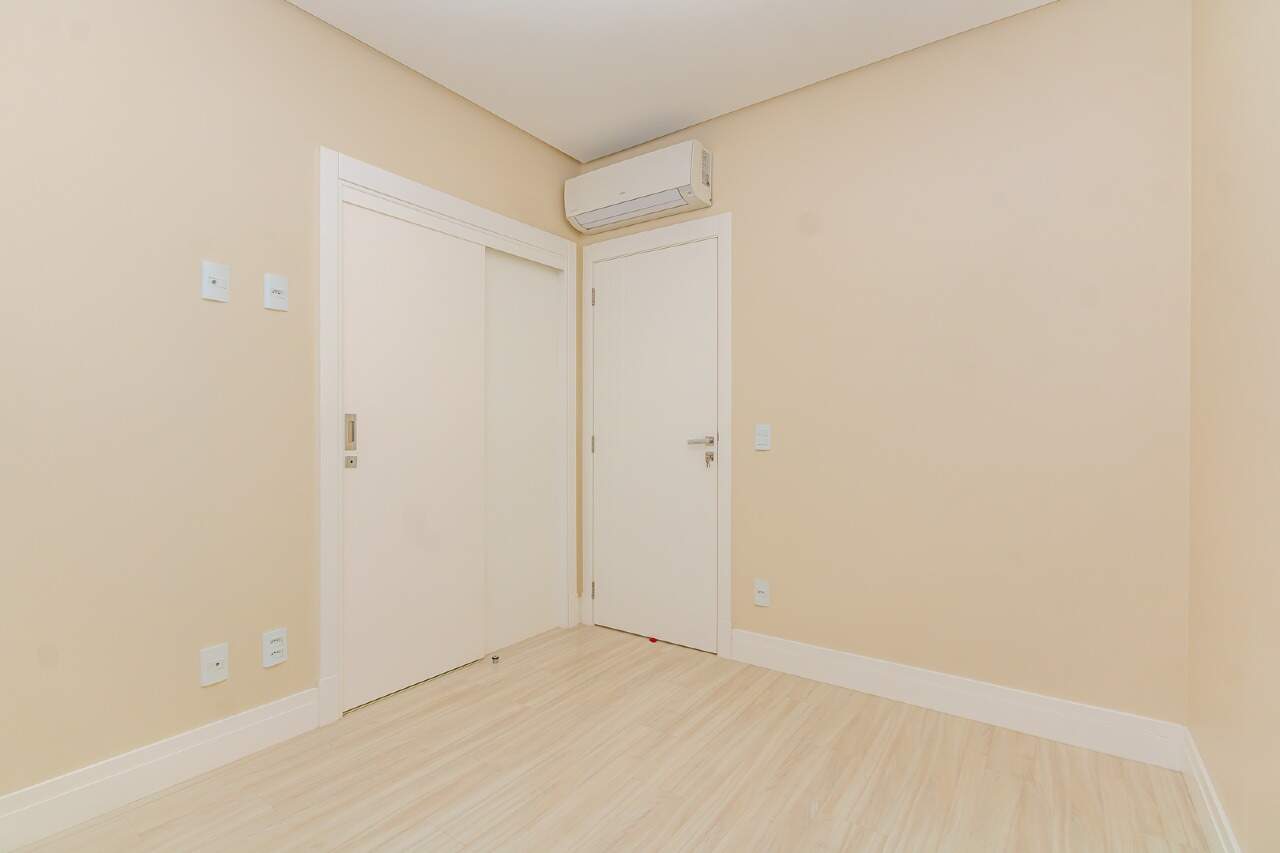 Apartamento à venda no Pioneiros: 