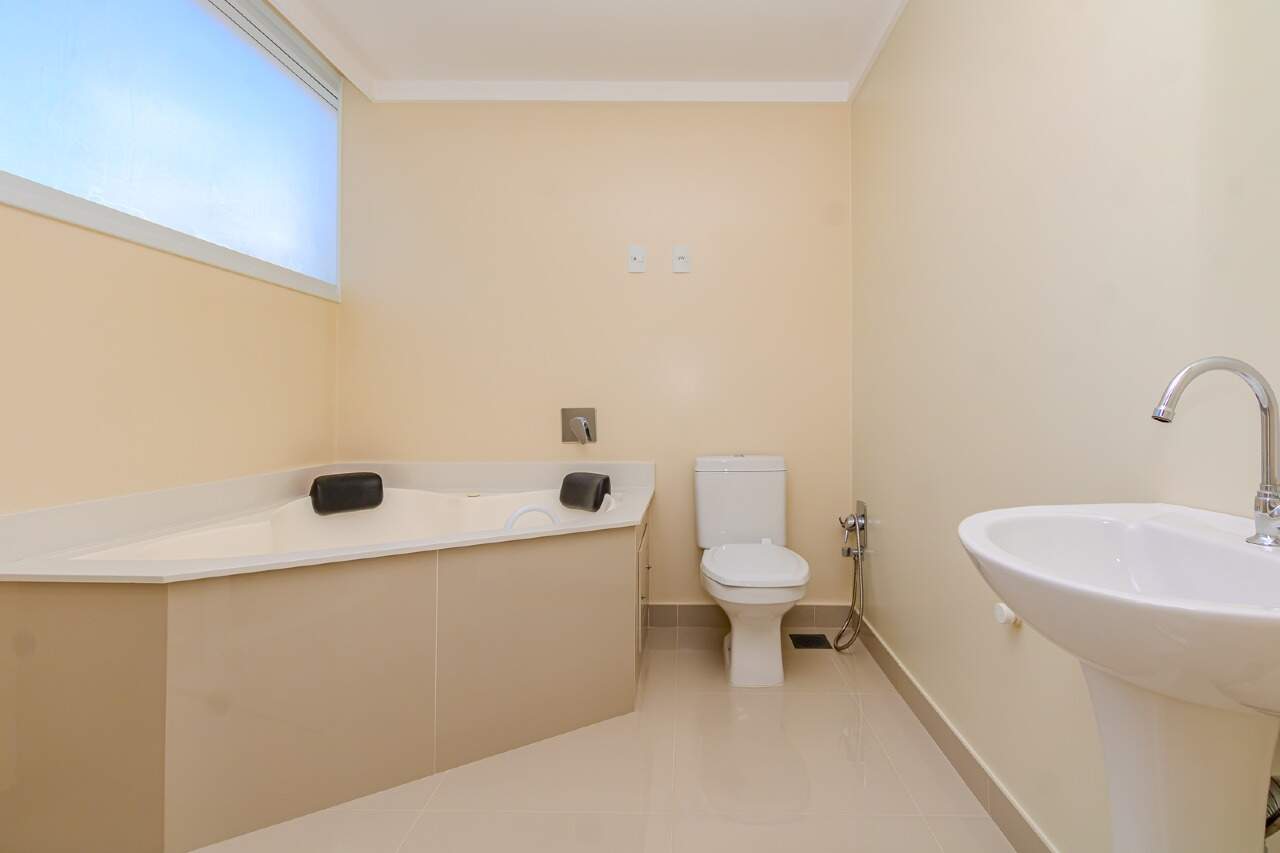 Apartamento à venda no Pioneiros: 