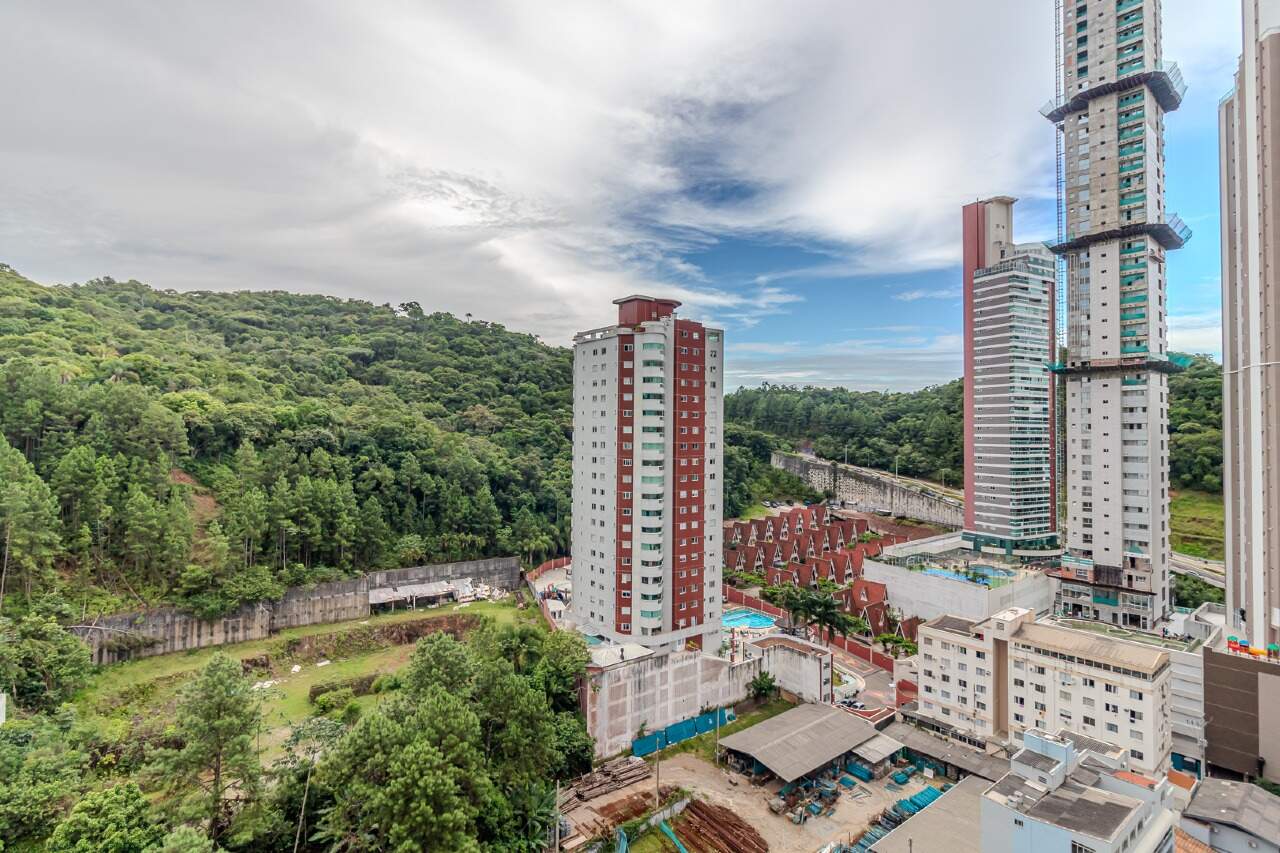 Apartamento à venda no Pioneiros: