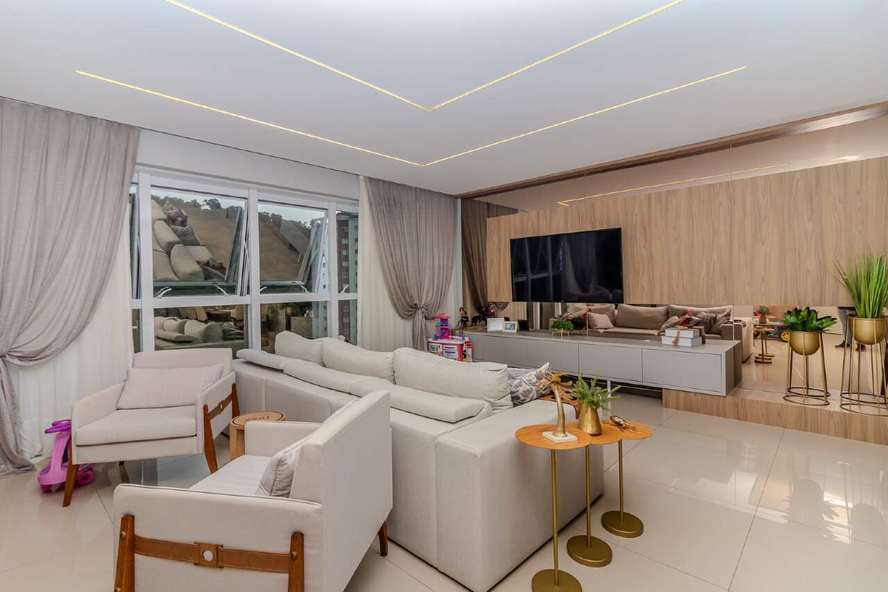 Apartamento à venda no Pioneiros: