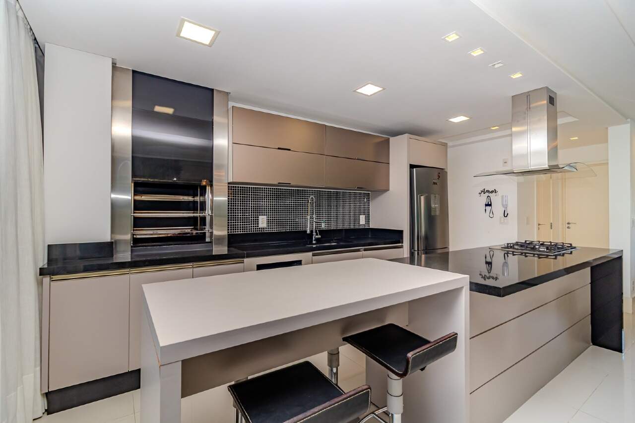 Apartamento à venda no Pioneiros: 