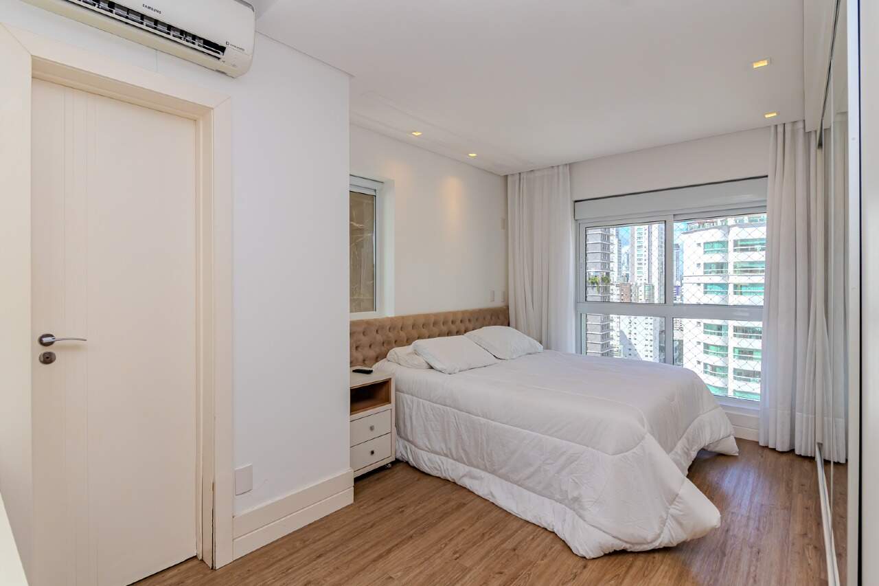 Apartamento à venda no Pioneiros: 