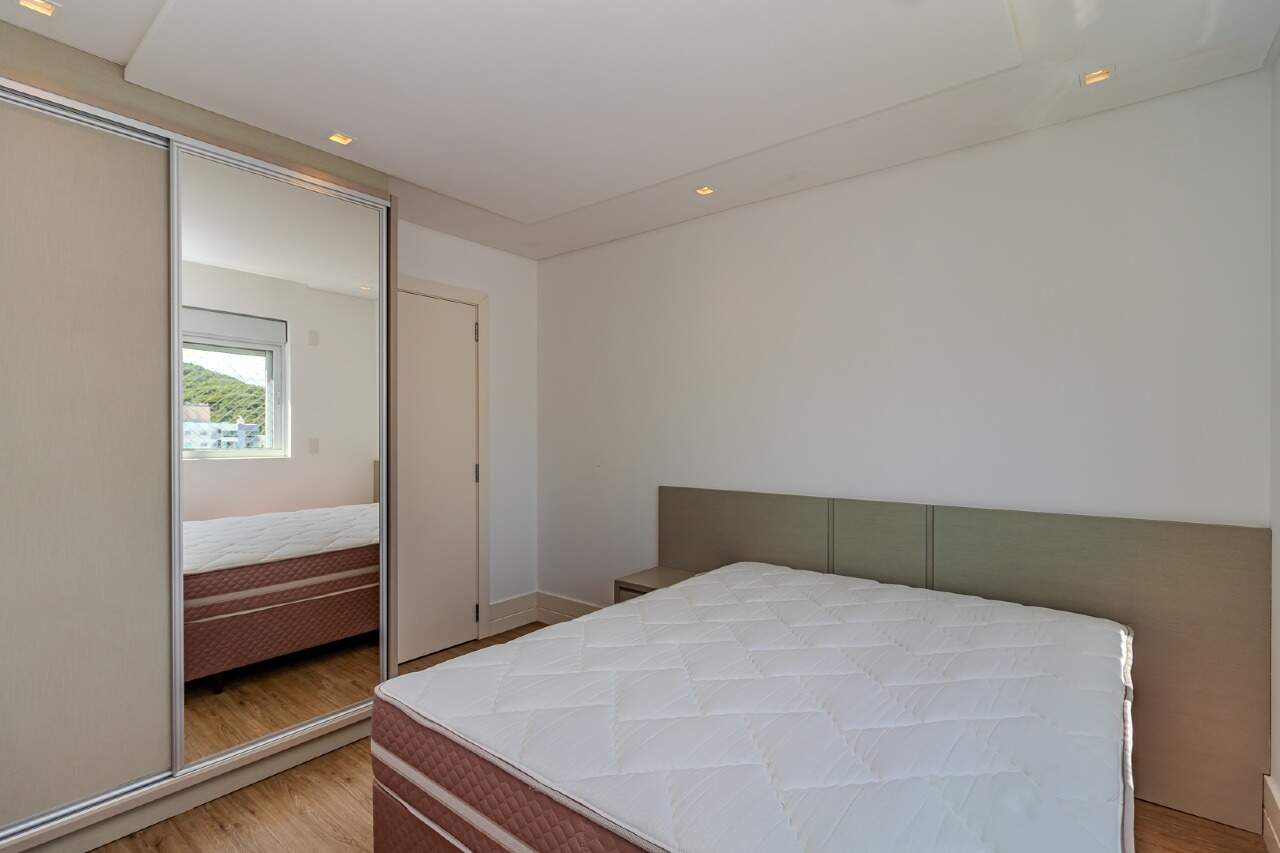 Apartamento à venda no Pioneiros: 