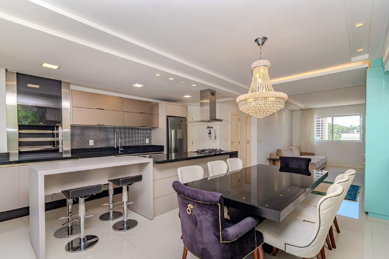 Apartamento à venda no Pioneiros: 