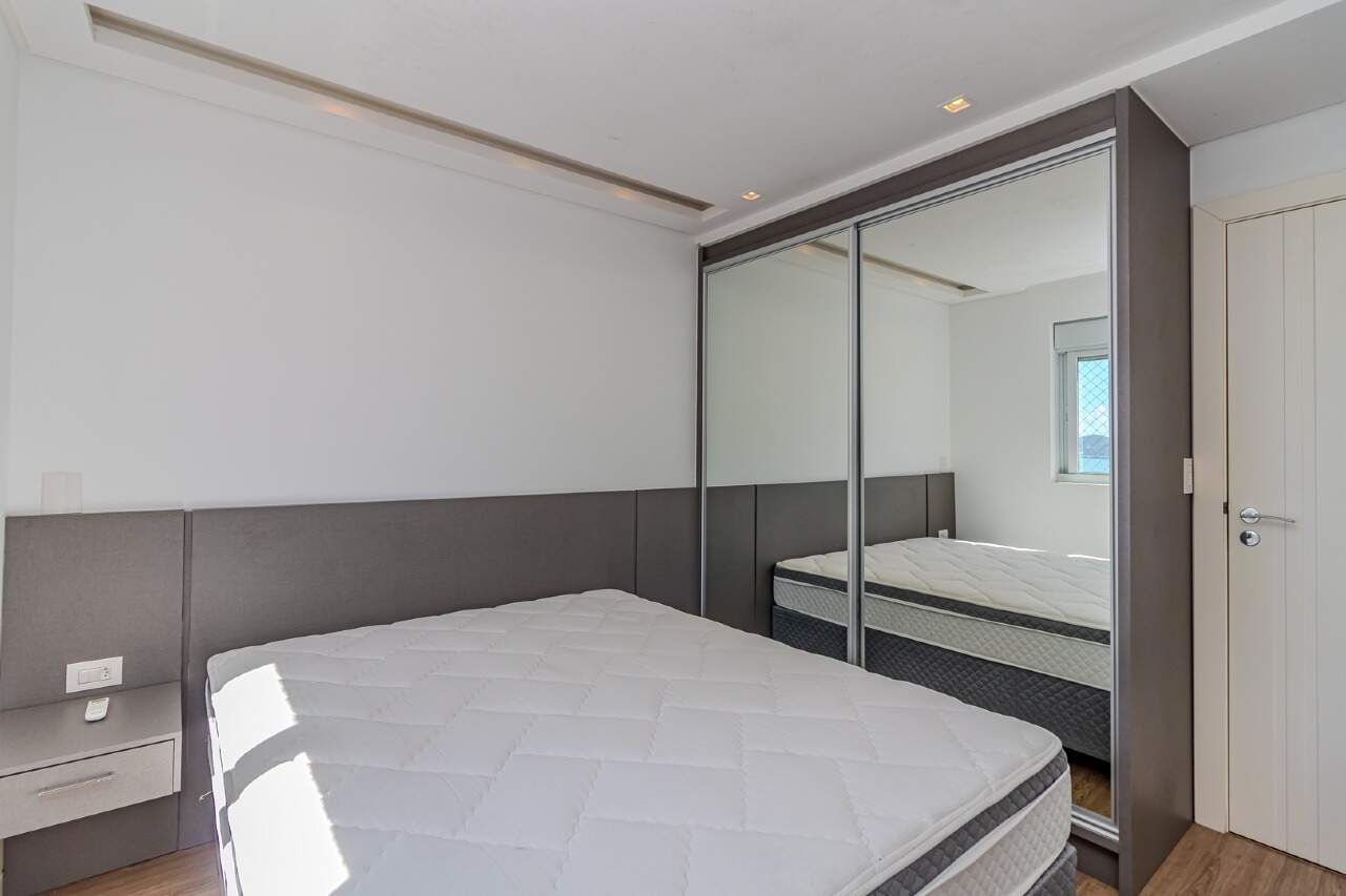 Apartamento à venda no Pioneiros: 
