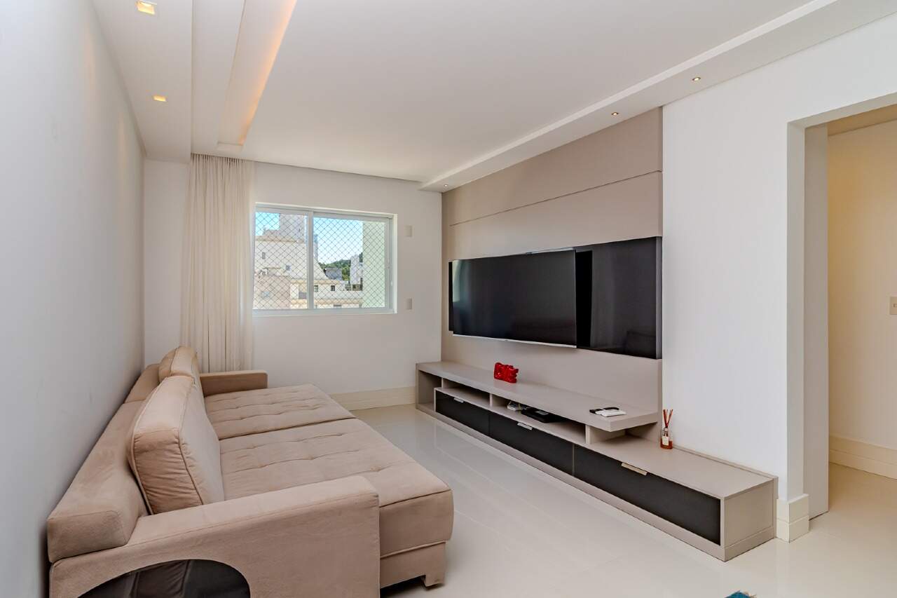 Apartamento à venda no Pioneiros: 