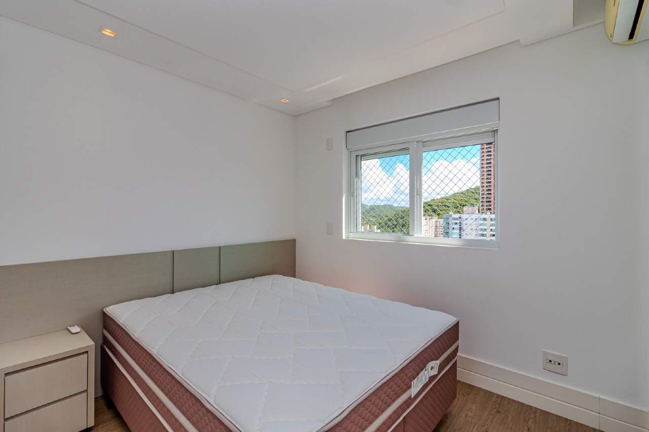 Apartamento à venda no Pioneiros: 