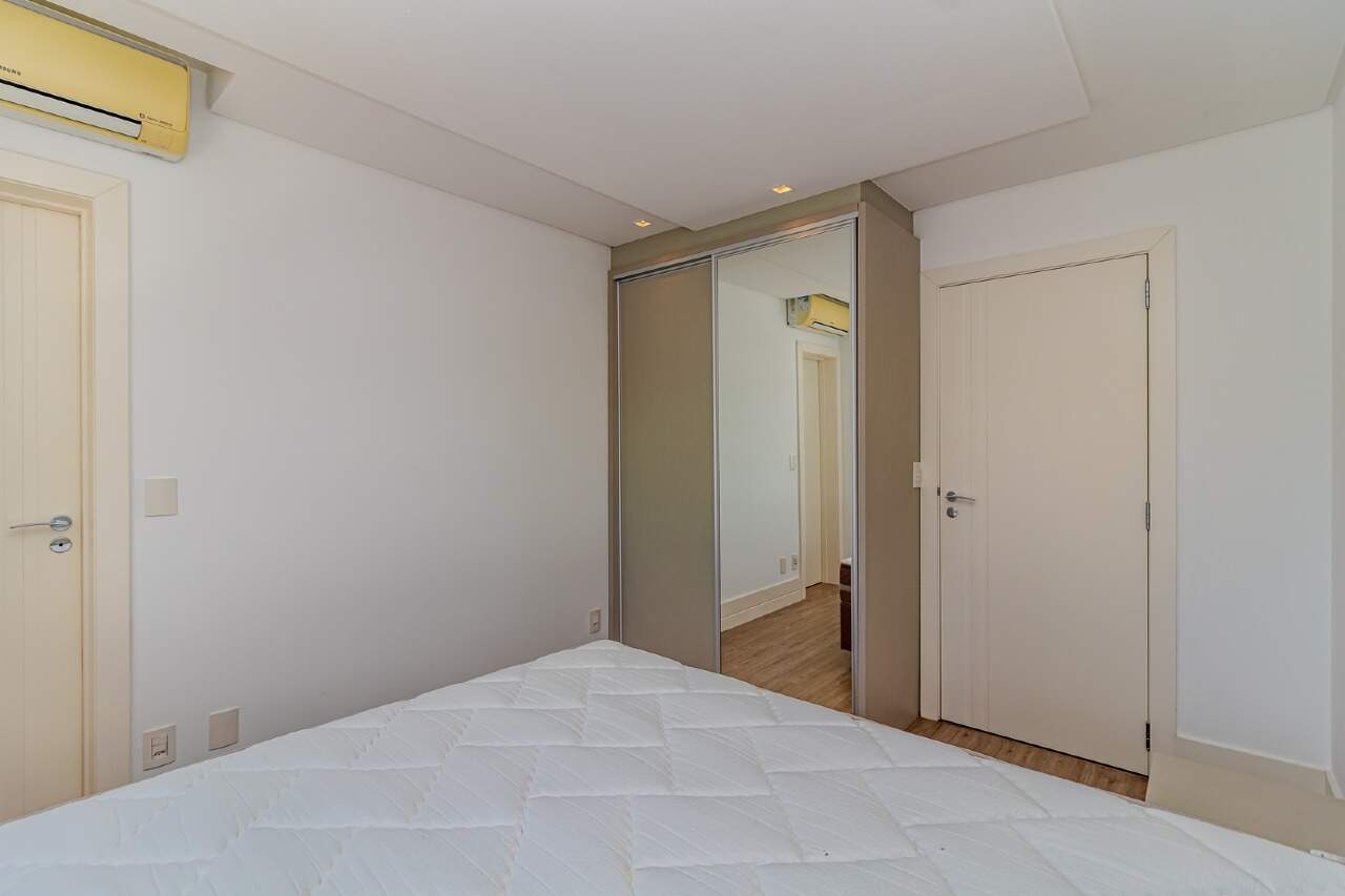 Apartamento à venda no Pioneiros: 