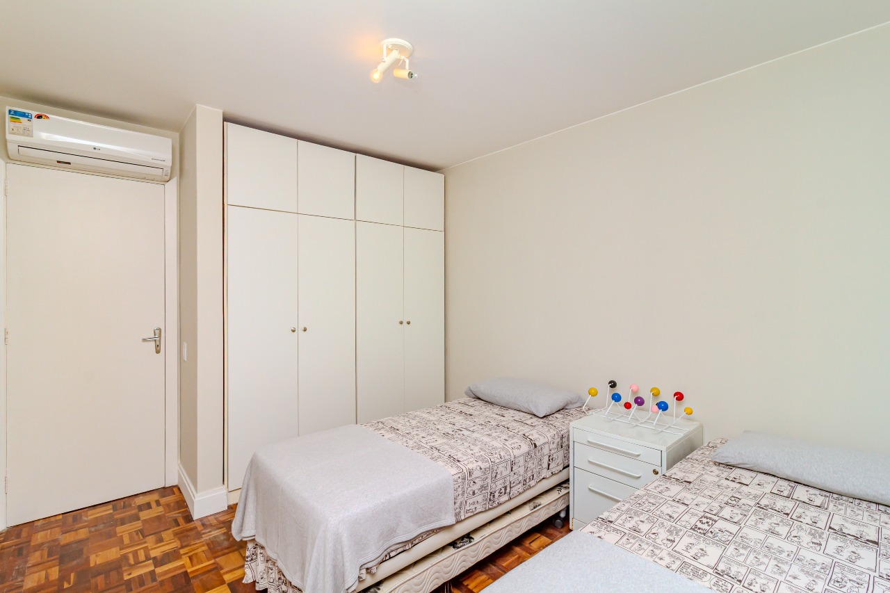Apartamento à venda no Pioneiros: 