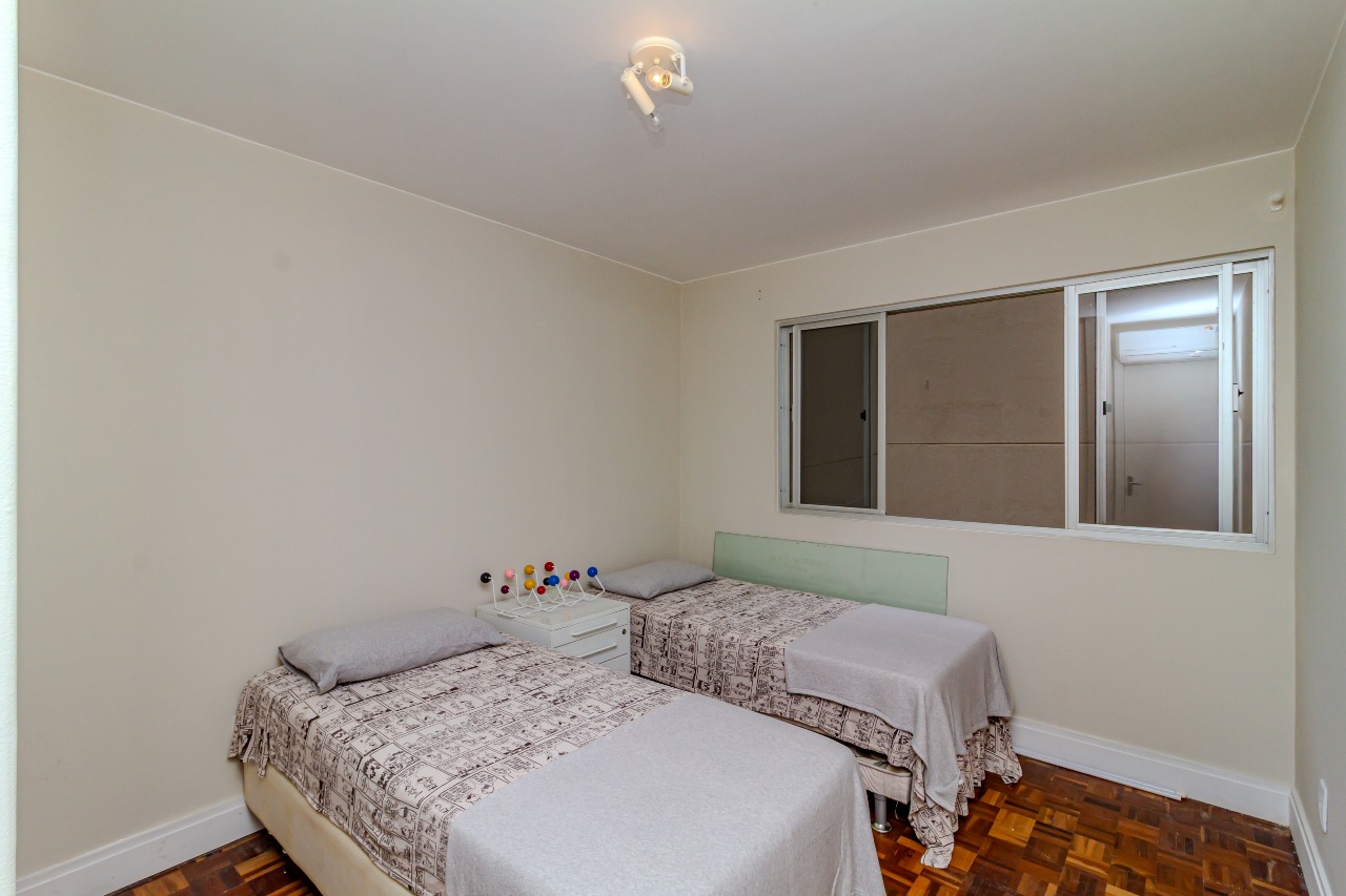 Apartamento à venda no Pioneiros: 